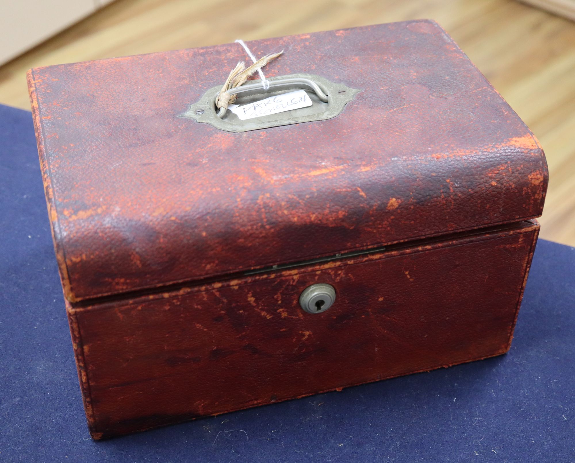 A box of assorted costume jewellery.